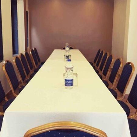 Hotel Ashoka, Pune Yerandwane Ngoại thất bức ảnh