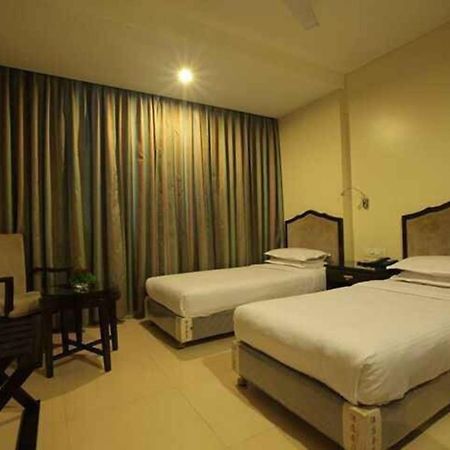 Hotel Ashoka, Pune Yerandwane Ngoại thất bức ảnh